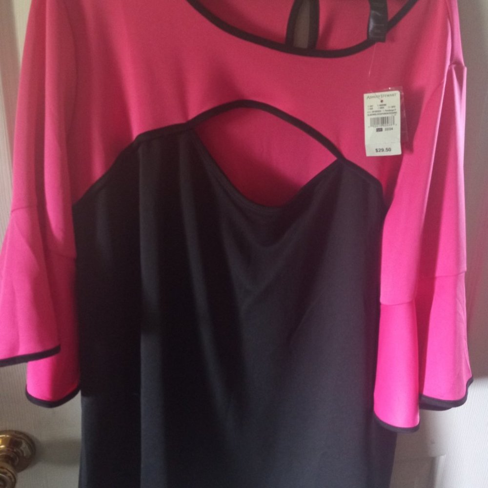 Womens blouse size 22 beautiful